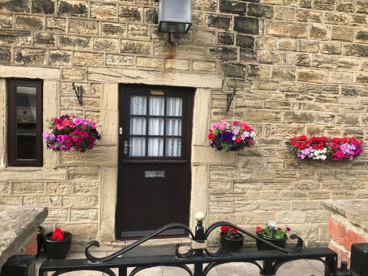 The Cottage, Cosy 2 Bedroom Pet Friendly Perfect For Contractors Free Secure Parking,Cctv Leeds  Bagian luar foto